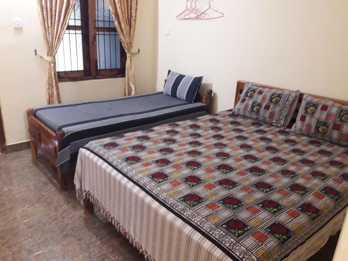Naaval Beach Villa & Rooms 바티칼로아 외부 사진