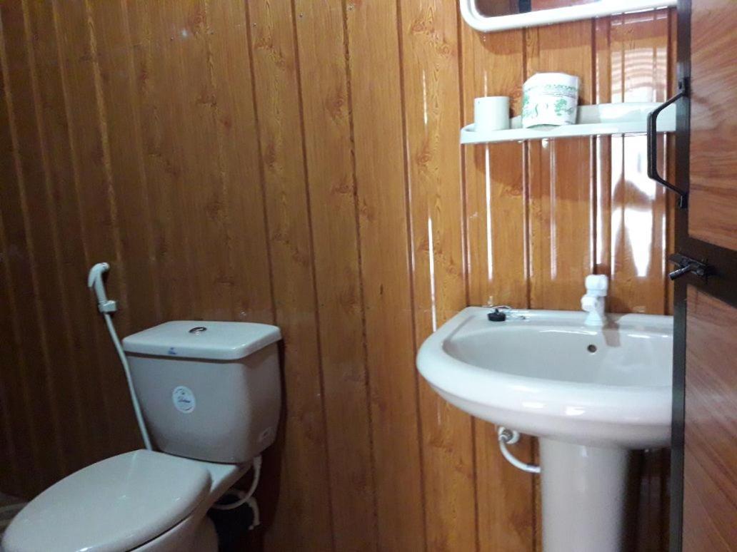 Naaval Beach Villa & Rooms 바티칼로아 외부 사진