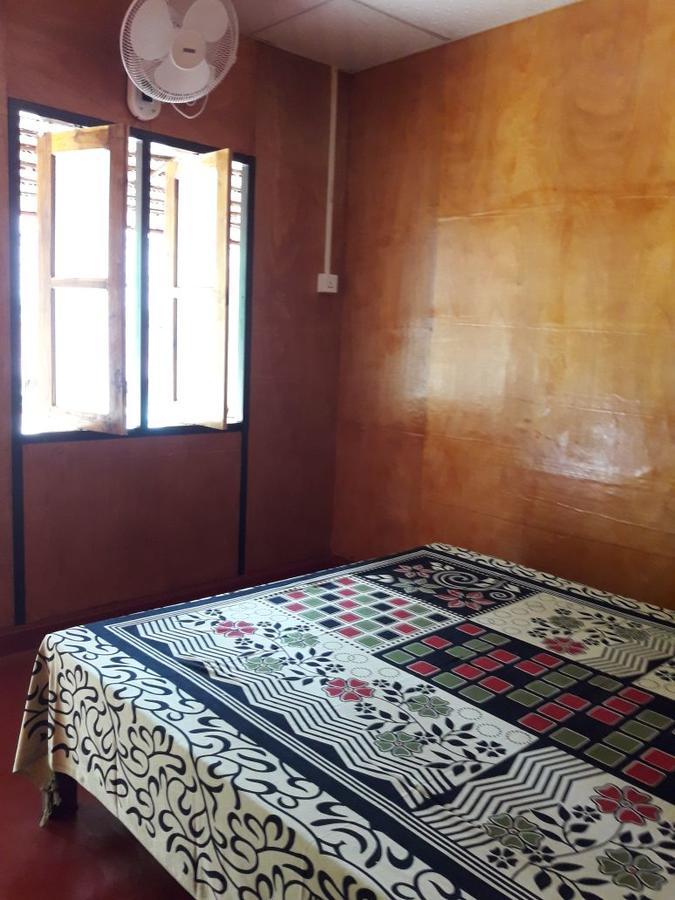 Naaval Beach Villa & Rooms 바티칼로아 외부 사진
