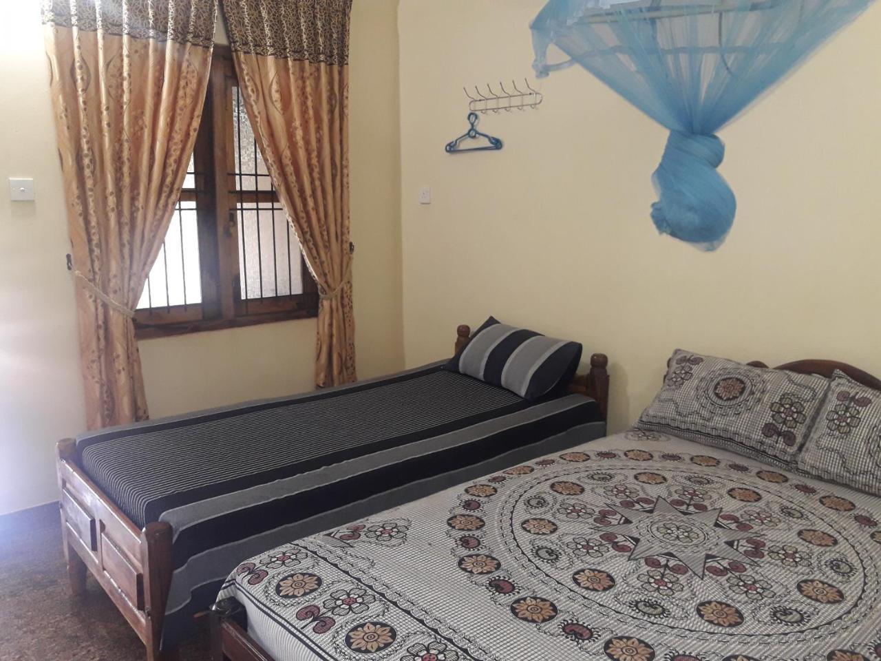 Naaval Beach Villa & Rooms 바티칼로아 외부 사진
